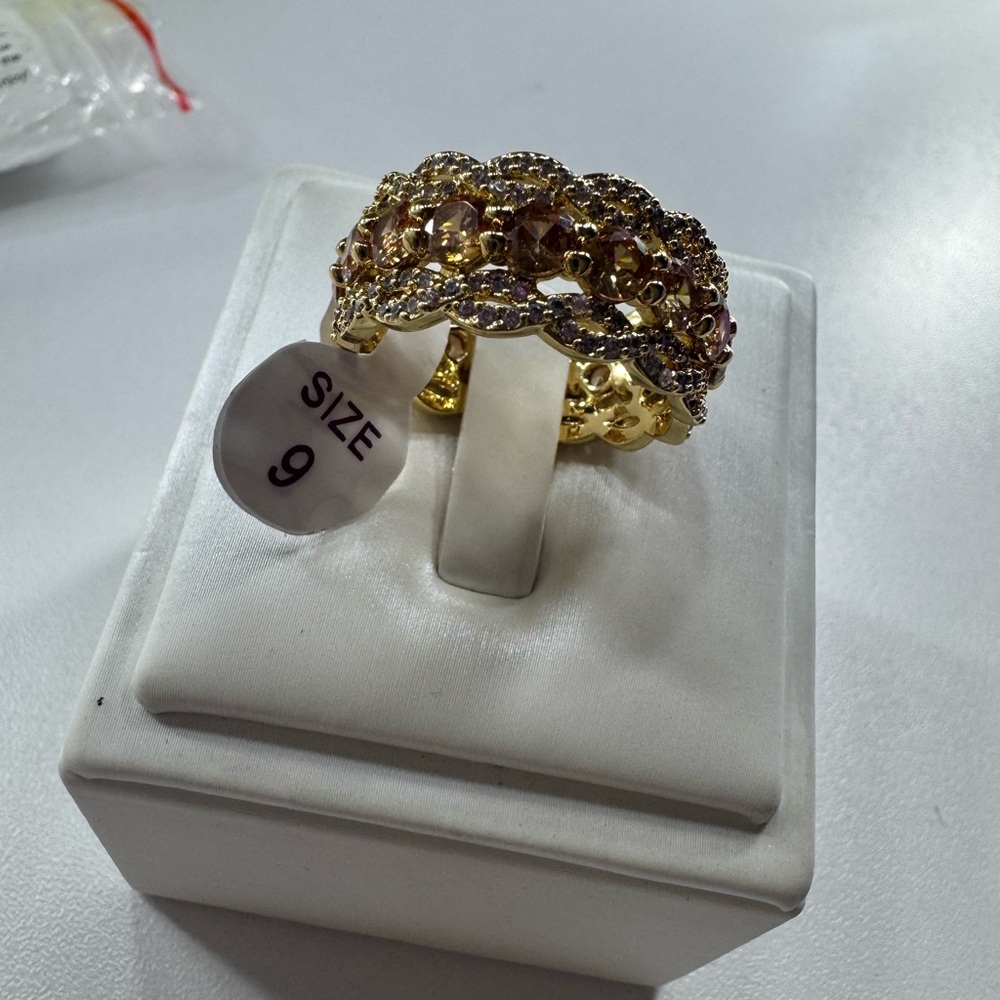 Elegant Gold and Silver Women's Ring